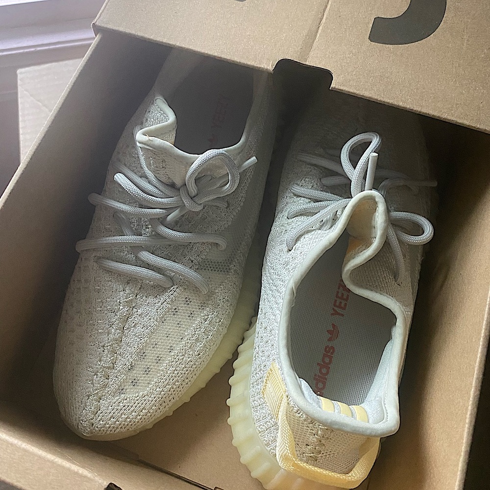 Yeezy Boost 350 V2